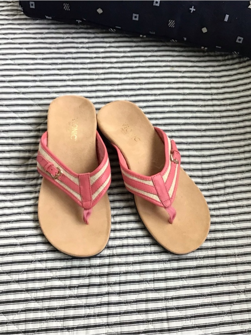 Vionic * New, no box” Marisa leather thong sandal. True 8M